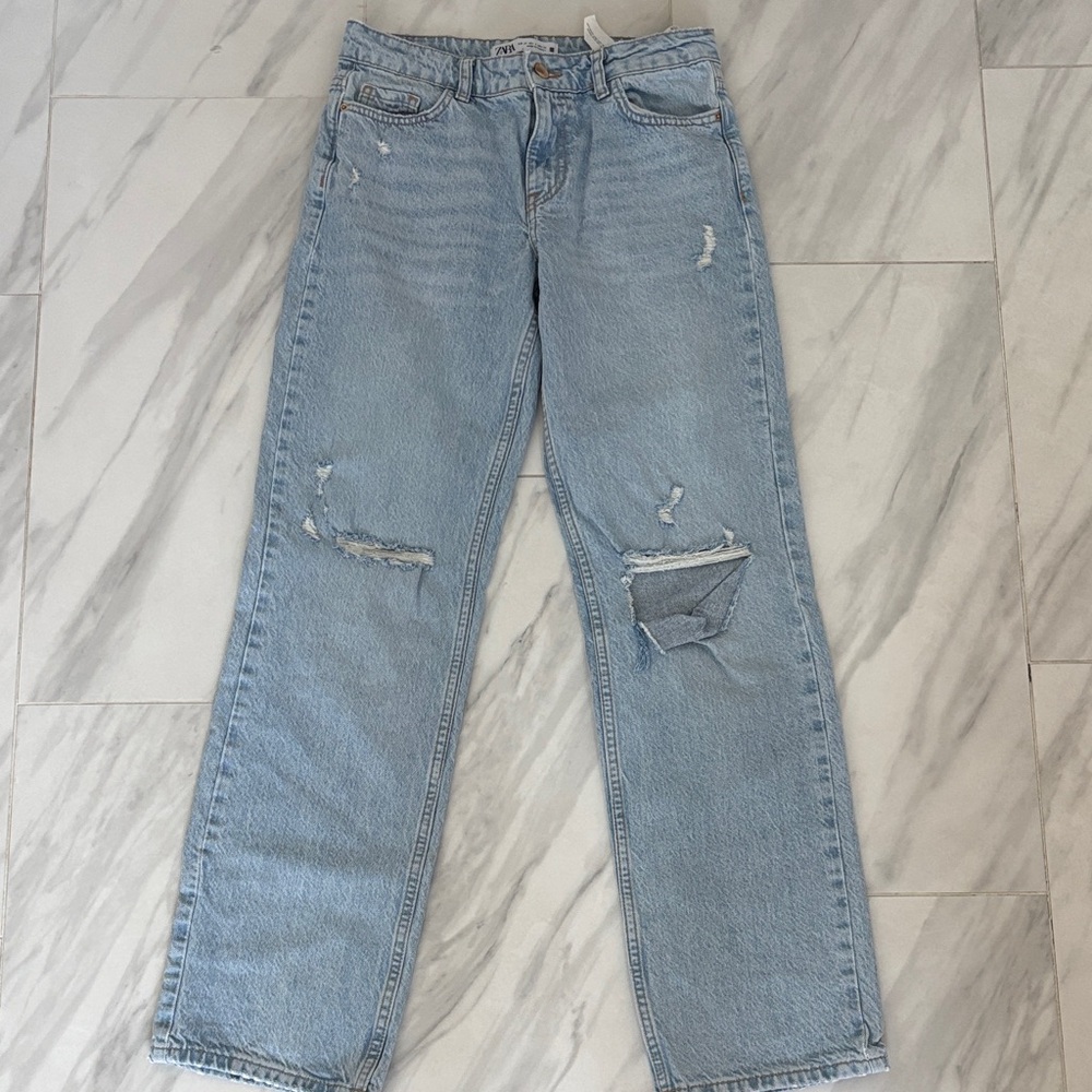 NWOT Zara Light Blue Denim Jeans.